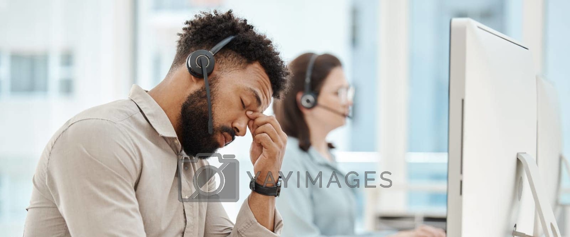 Is it stressful to work in a call center?