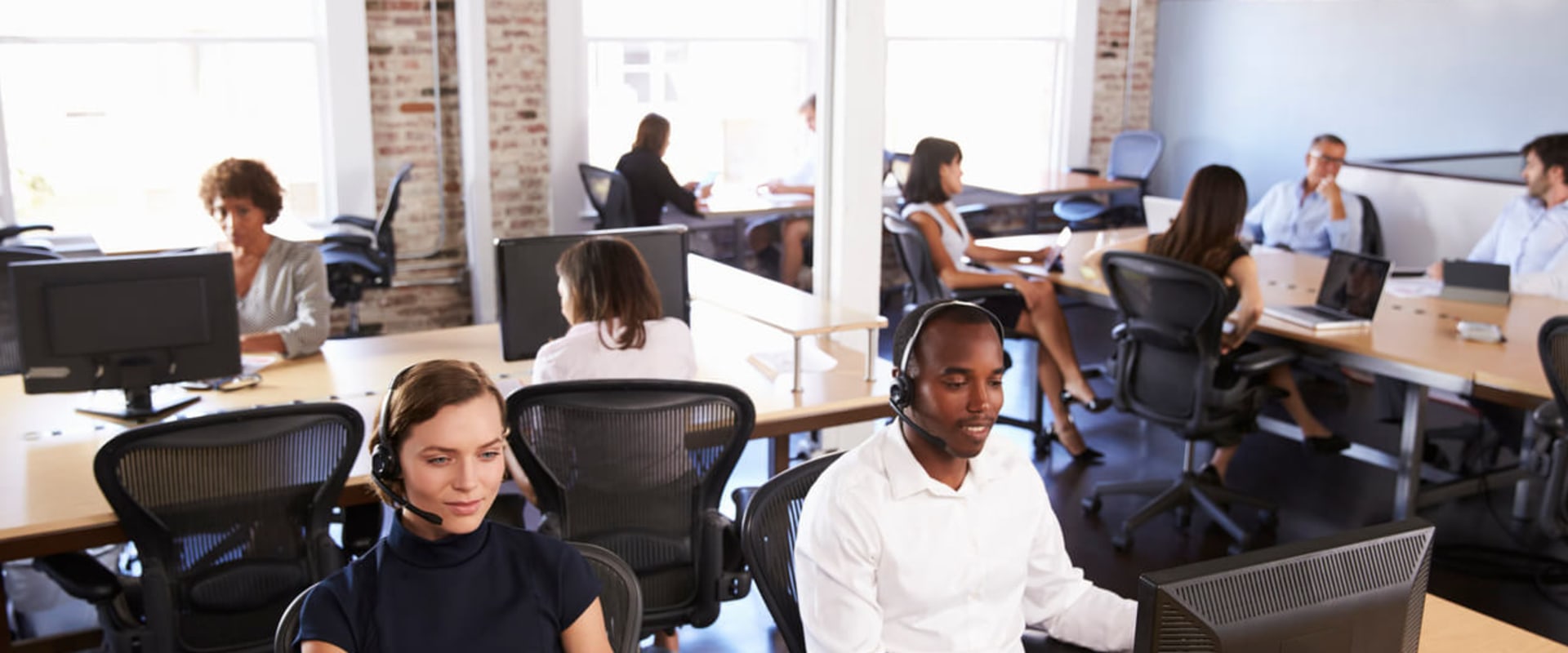 How does a call center job work?