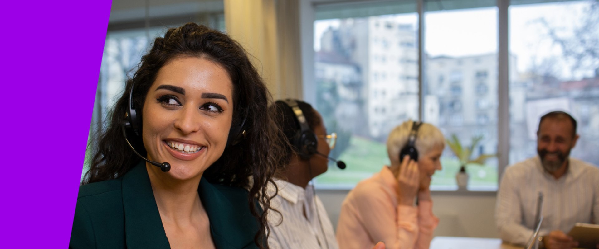 What is the hierarchy of positions in a call center?